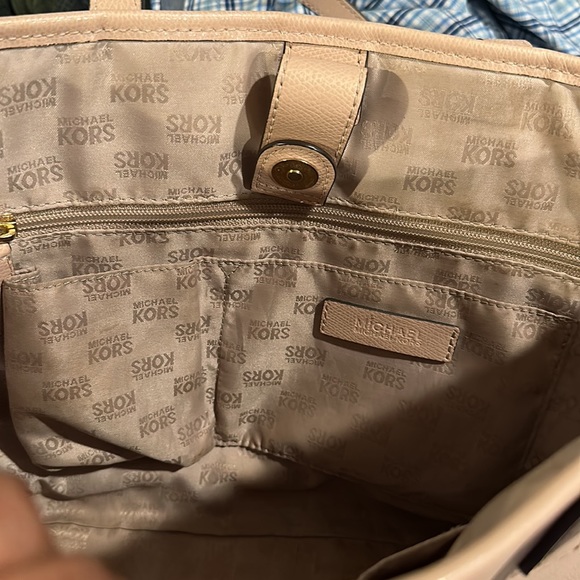 ❌SOLD❌Michael Kors Blush Pink Tote Shoulder Bag - Picture 5 of 7